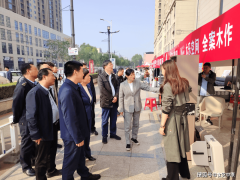 漯河监管局党组、副局长魏永晖